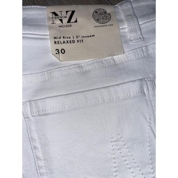 NIC+ZOE Cut-Off White Denim Shorts size 30 NWT Mid Rise 5” Inseam Relaxed Fit - Picture 6 of 10